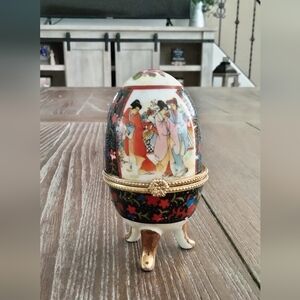 Vintage Porcelain Egg Jewelry Holder Asian Chinese